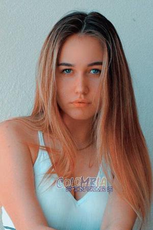 203585 - Alina Age: 18 - Russia